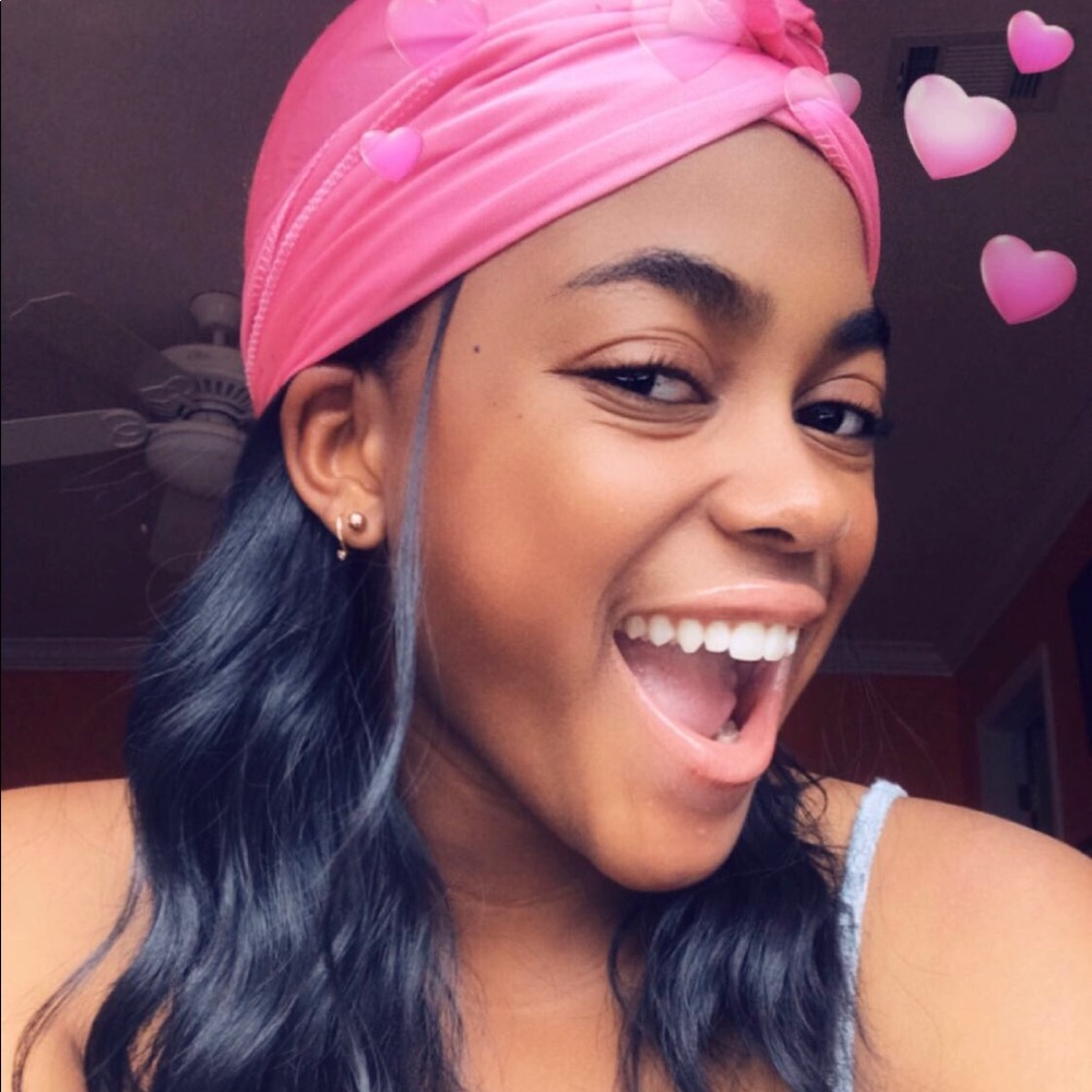 Meet your Posher, Tayla